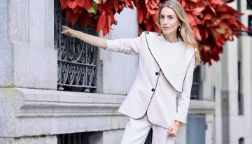 Carmen de la Puerta, diseñadora: «Querer llamar la atención puede arruinar tu look de Navidad, a veces queremos destacar tanto que acacabamos desentonando»