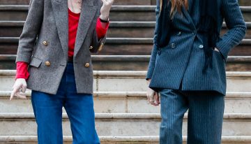 Solo las francesas saben cómo vestir en Navidad huyendo de brillos y lentejuelas y seguir siendo las  chicas con más estilo de la fiesta