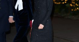 Esta es la guía definitiva de los 5 vestidos que cuentan esta Navidad (las mujeres más elegantes nos han inspirado)