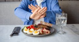 Julio Basulto, dietista-nutricionista, sobre perder peso: «No caigas en la trampa de mensajes reduccionistas como 'tome más proteína' o 'tome menos grasa'»