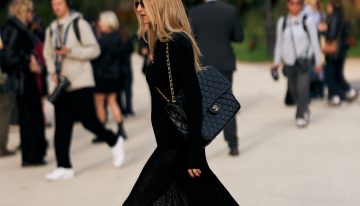 3 maneras muy estilosas de combinar el vestido más soso de Zara que es también el más bonito y tendencia