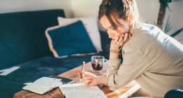 Beatriz Crespo, experta en microhábitos: «El cerebro aprende con pequeños gestos, baja fricción y efecto inmediato»