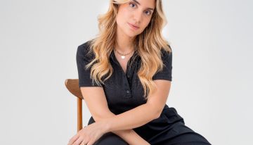 María Roberts, peluquera madrileña: «Si tenemos el pelo fino, lo que tenemos que hacer es desenredarlo en seco o húmedo pero nunca mojado o recién salida de la ducha»