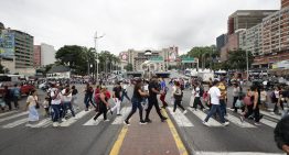 Población venezolana envejece aceleradamente por efecto de la migración, advirtió la Ucab
