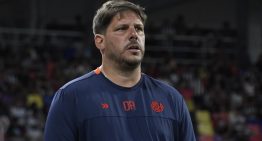 San Lorenzo busca refuerzos, pero el deseo del DT Ayude va a contramano de la agobiante realidad del club de Boedo