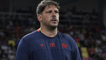 San Lorenzo busca refuerzos, pero el deseo del DT Ayude va a contramano de la agobiante realidad del club de Boedo