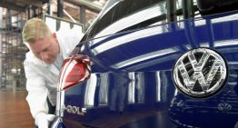La UE estudia eliminar aranceles a los autos eléctricos de Volkswagen «Made in China»