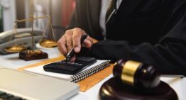 Empleadores que incumplieron pago de aguinaldo pueden recibir una multa de hasta 565,700 pesos