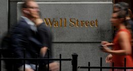 Wall Street negocia con pérdidas; inversionistas se alistan para la decisión de la Fed