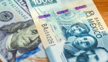 Peso mexicano avanza contra el dólar y marca mejor nivel del año