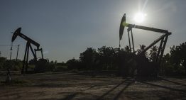 Precio del petróleo baja con la mirada puesta en las conversaciones de paz en Ucrania