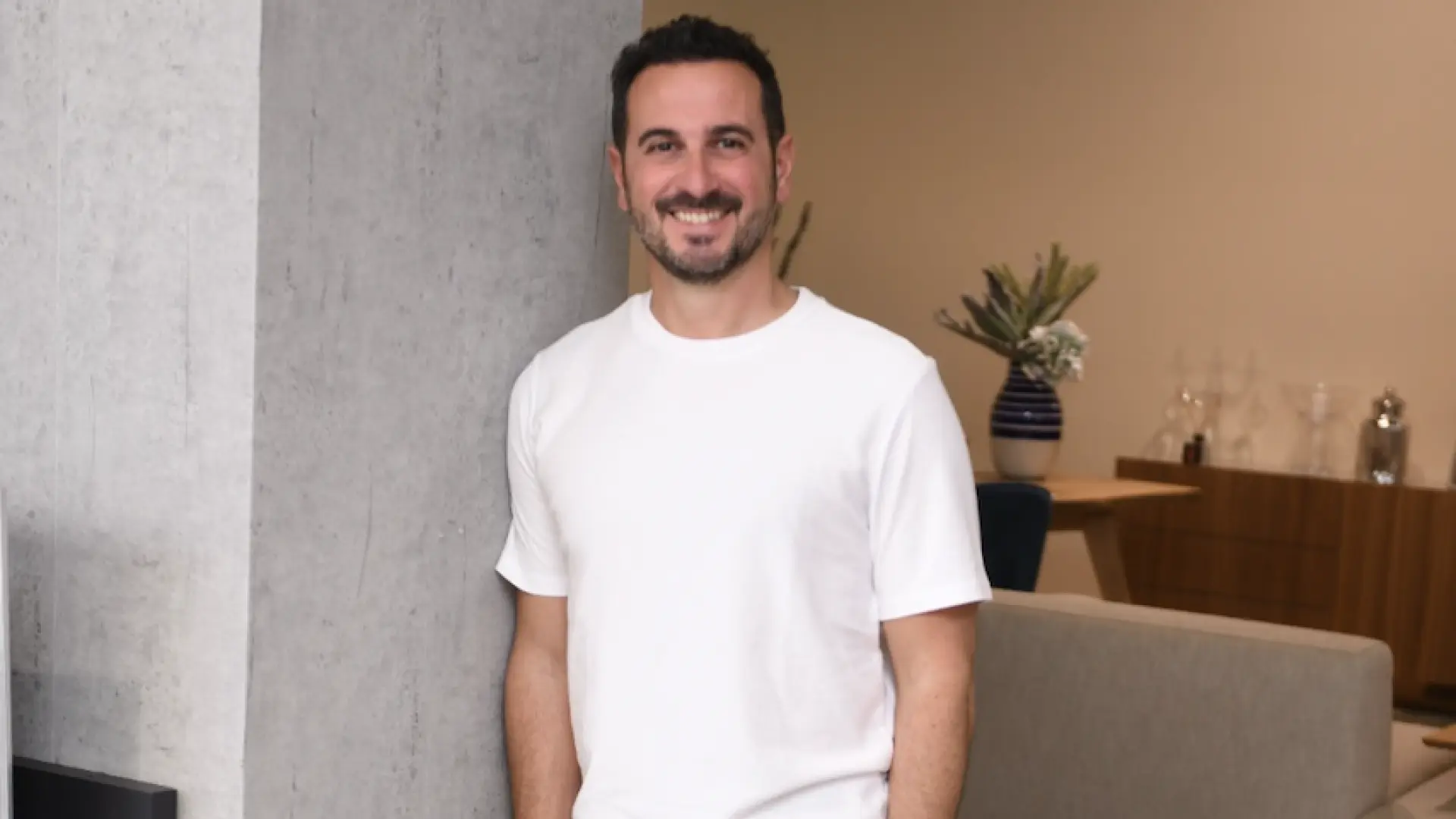 Tony Espigares, coach y experto en meditación: «El insomnio se alimenta de la resistencia; si te despiertas de madrugada, no luches contra él»