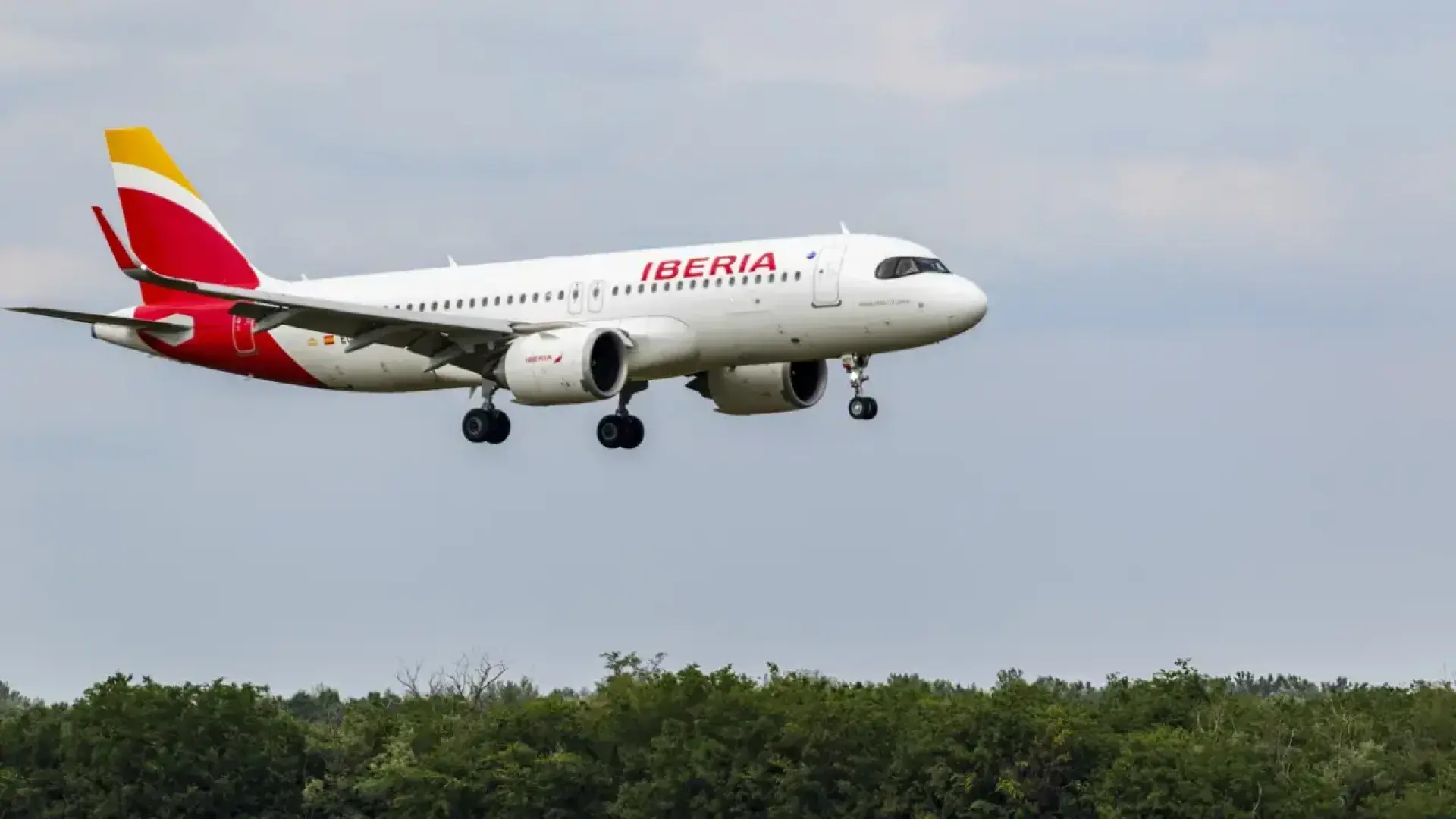 Iberia y Plus Ultra prolongan hasta el 31 de enero la suspensión de vuelos a Venezuela