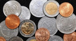 Bolivia fija valor de referencia del dólar para frenar mercado paralelo