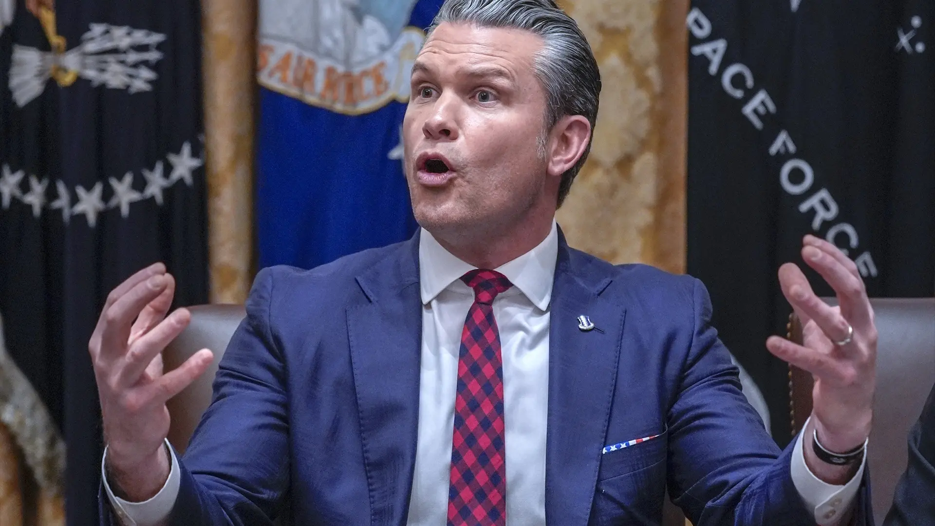 Un organismo de control concluye que Hegseth puso en riesgo a las tropas de EEUU al compartir por Signal los planes de guerra