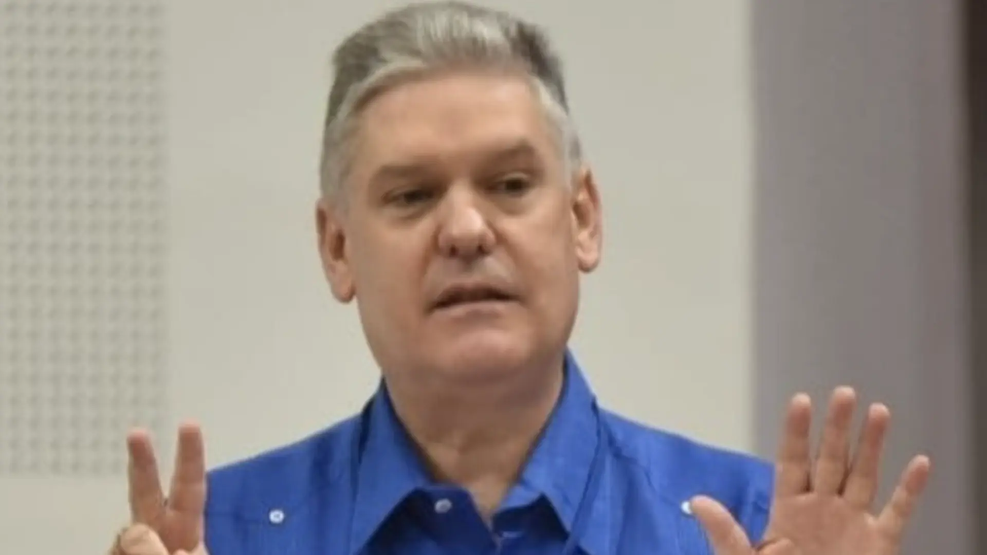 Sentencian a cadena perpetua al exministro cubano de Economía Alejandro Gil por espionaje