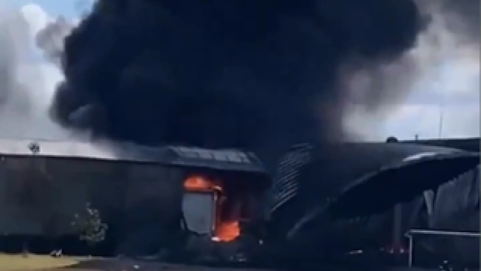 Al menos seis muertos tras estrellarse una avioneta en el centro de México