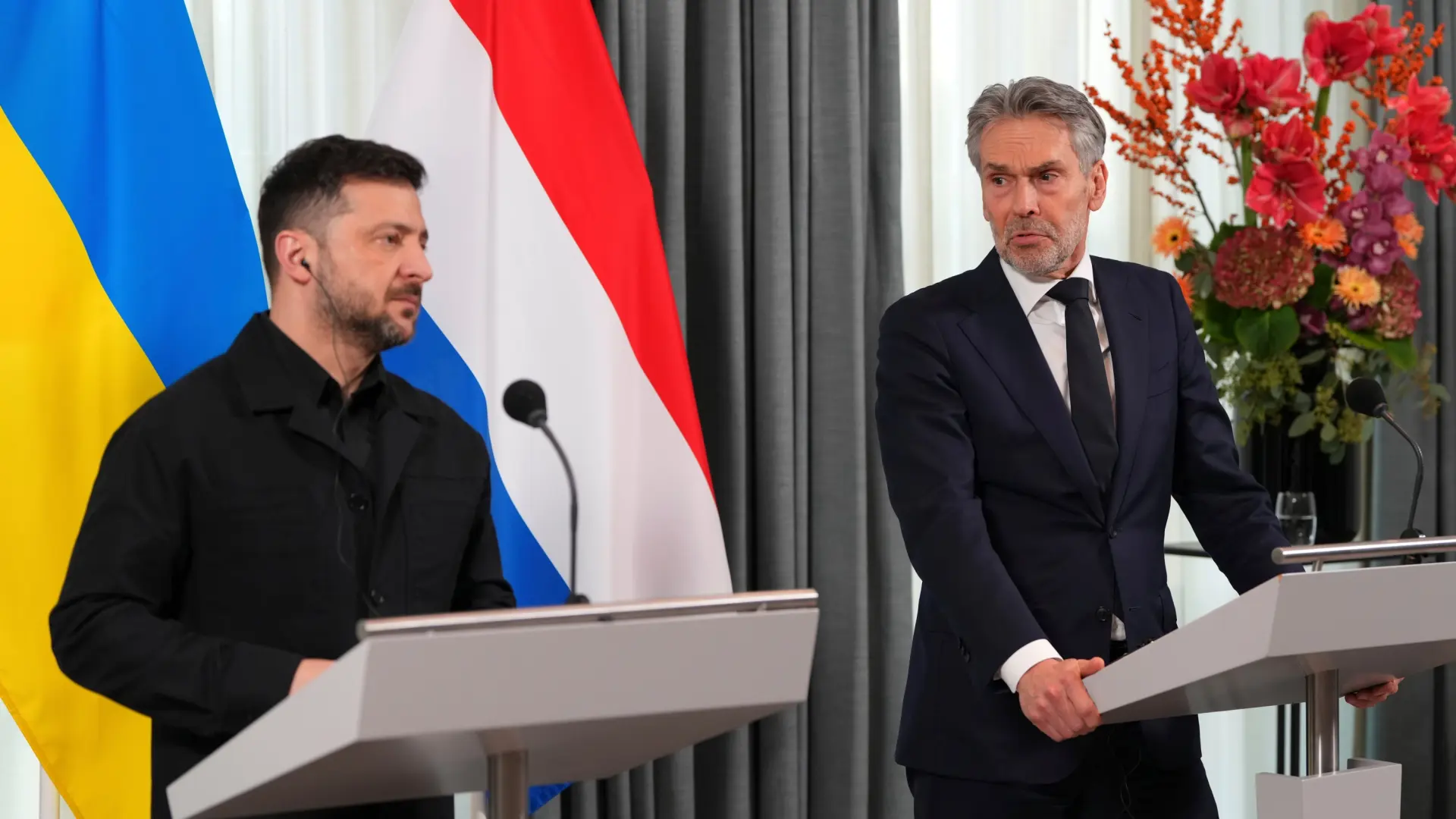 Zelenski vuelve a plantarse sobre el Donbás mientras insiste en negociar las garantías de seguridad con EEUU y Europa tras la guerra