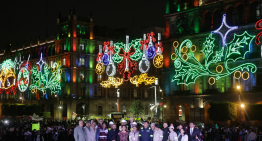Zócalo de CDMX se ilumina para comenzar con las actividades y festejos navideños