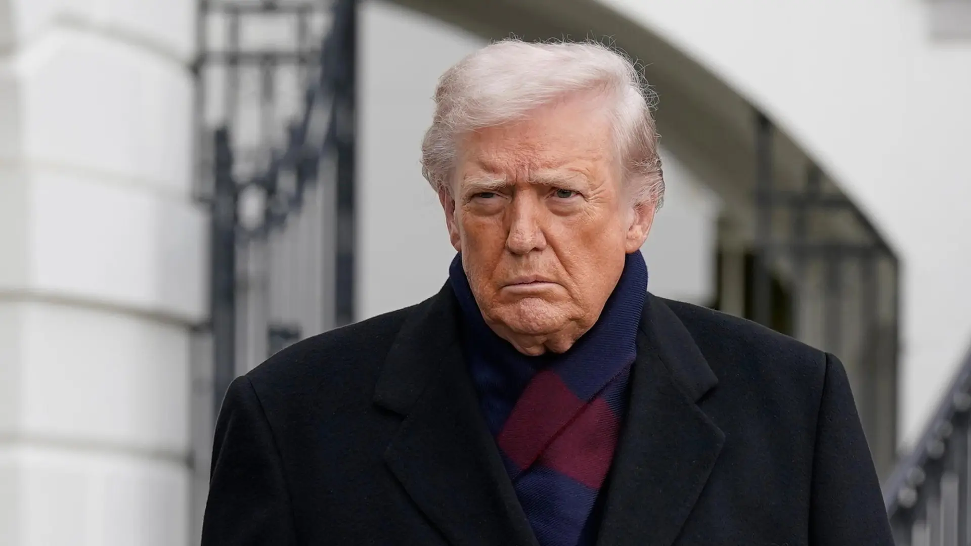 Trump critica la publicación de fotos de los archivos de Epstein: «Arruina la reputación de personas inocentes»