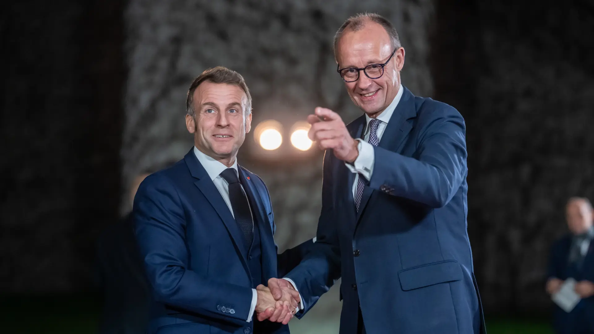 Alemania aprovecha las horas bajas de Macron y se rehace para volver a liderar la UE