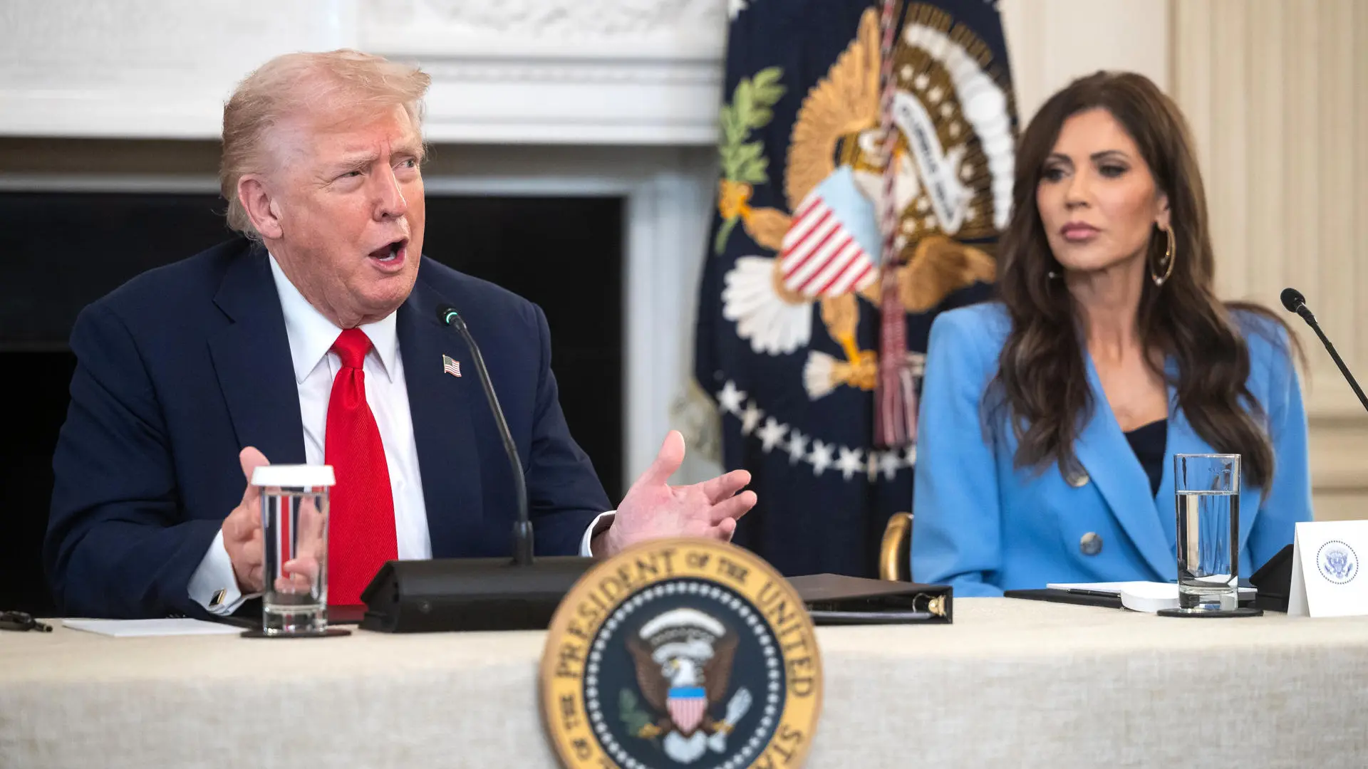 Qué es la lotería de la 'green card' que ha pausado Trump por el tiroteo en la Universidad de Brown