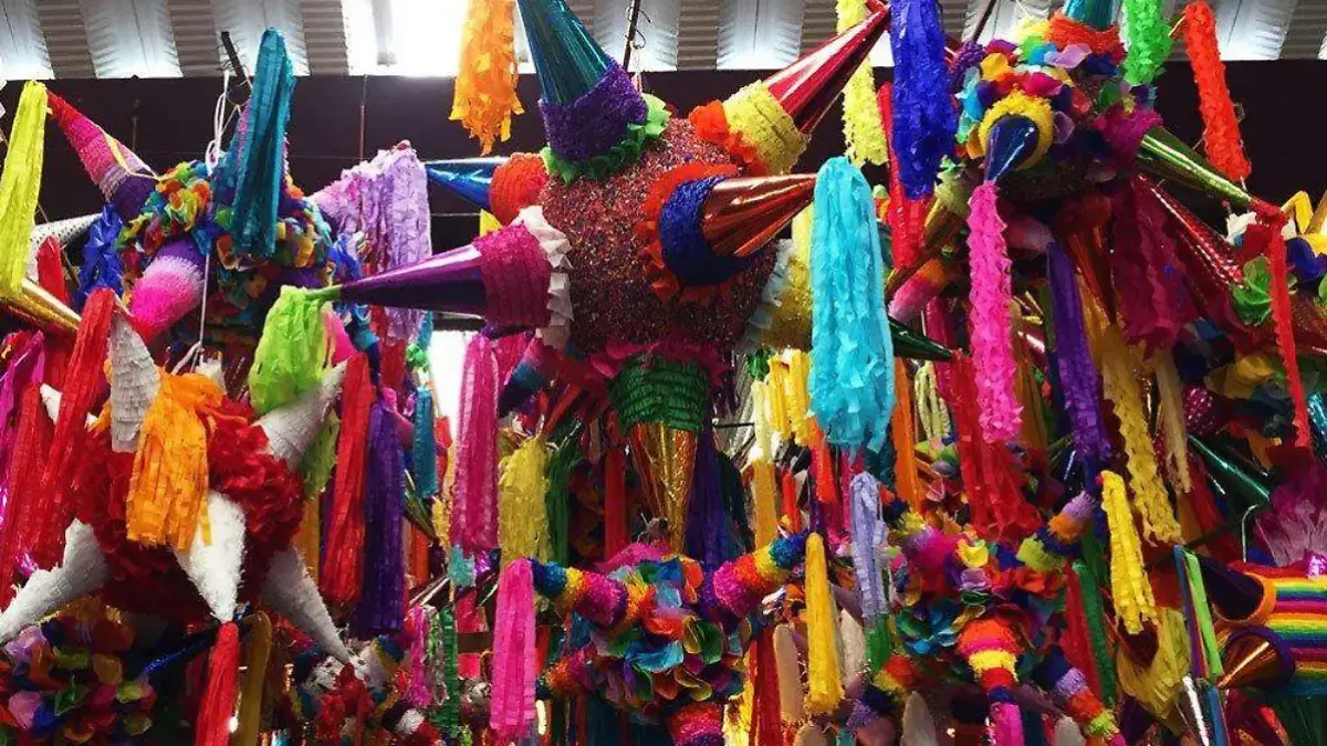 Piñatas tradicionales de México se mantienen vigentes pese a cambios culturales