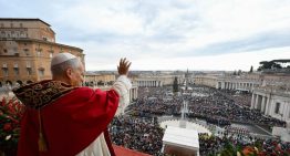 «Urbi et orbi»: El papa León XIV anima a Rusia y Ucrania a negociar directamente el fin de la guerra