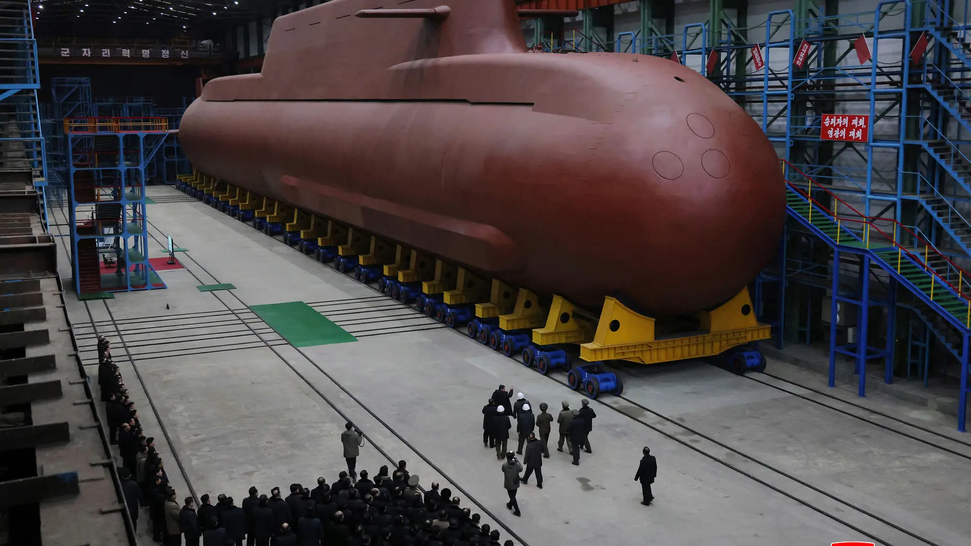 Corea del Norte muestra el progreso en su submarino de propulsión nuclear y critica el plan de Seúl de construir una flota similar