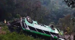 Tragedia en Nochebuena: Volcadura de autobús de pasajeros en Veracruz deja al menos 8 muertos