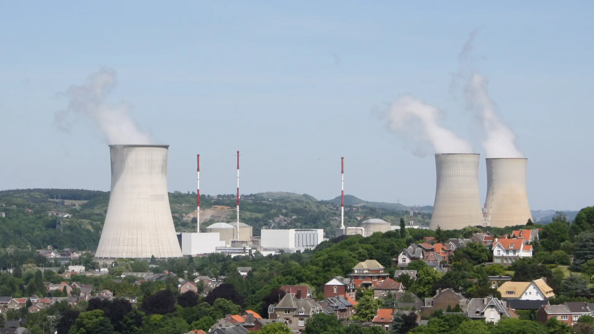 Una fuga de ácido clorhídrico provoca daños en una central nuclear de Bélgica