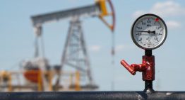 Precios del petróleo se mantienen firmes ante posible riesgo geopolítico en Venezuela