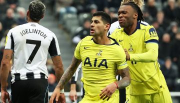 Cuti Romero tuvo su noche soñada con el Tottenham: golazo de palomita y chilena en el último minuto para empatarle al Newcastle