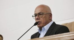 El chiste del día: Jorge Rodríguez afirmó que el cerco militar de EEUU «fortaleció» al chavismo