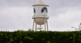 Paramount acusó a Warner Bros Discovery de beneficiar a Netflix en el proceso de compra