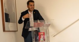 Pedro Luis Izquiel debutó con “Así Somos”, una radiografía en crónica del país