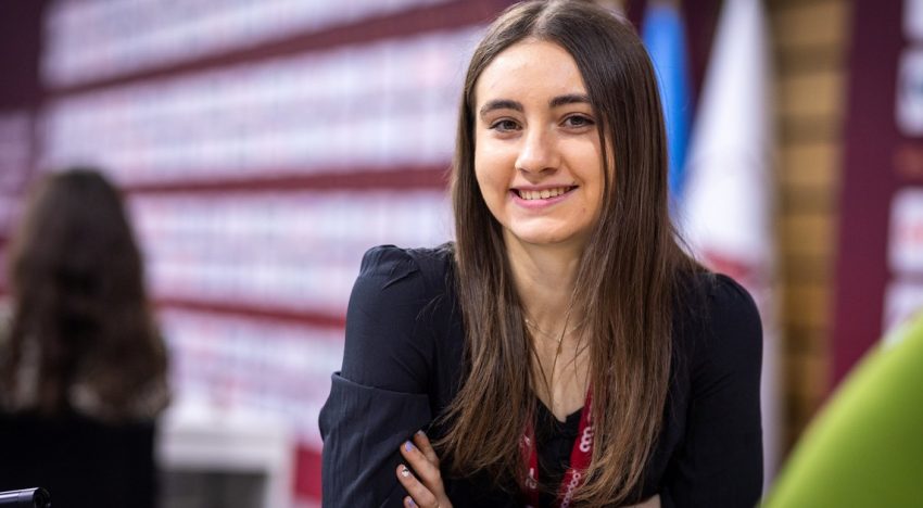 Candela Francisco deslumbra en el top ten del Mundial de ajedrez blitz y Faustino Oro pelea contra leyendas y súper grandes maestros