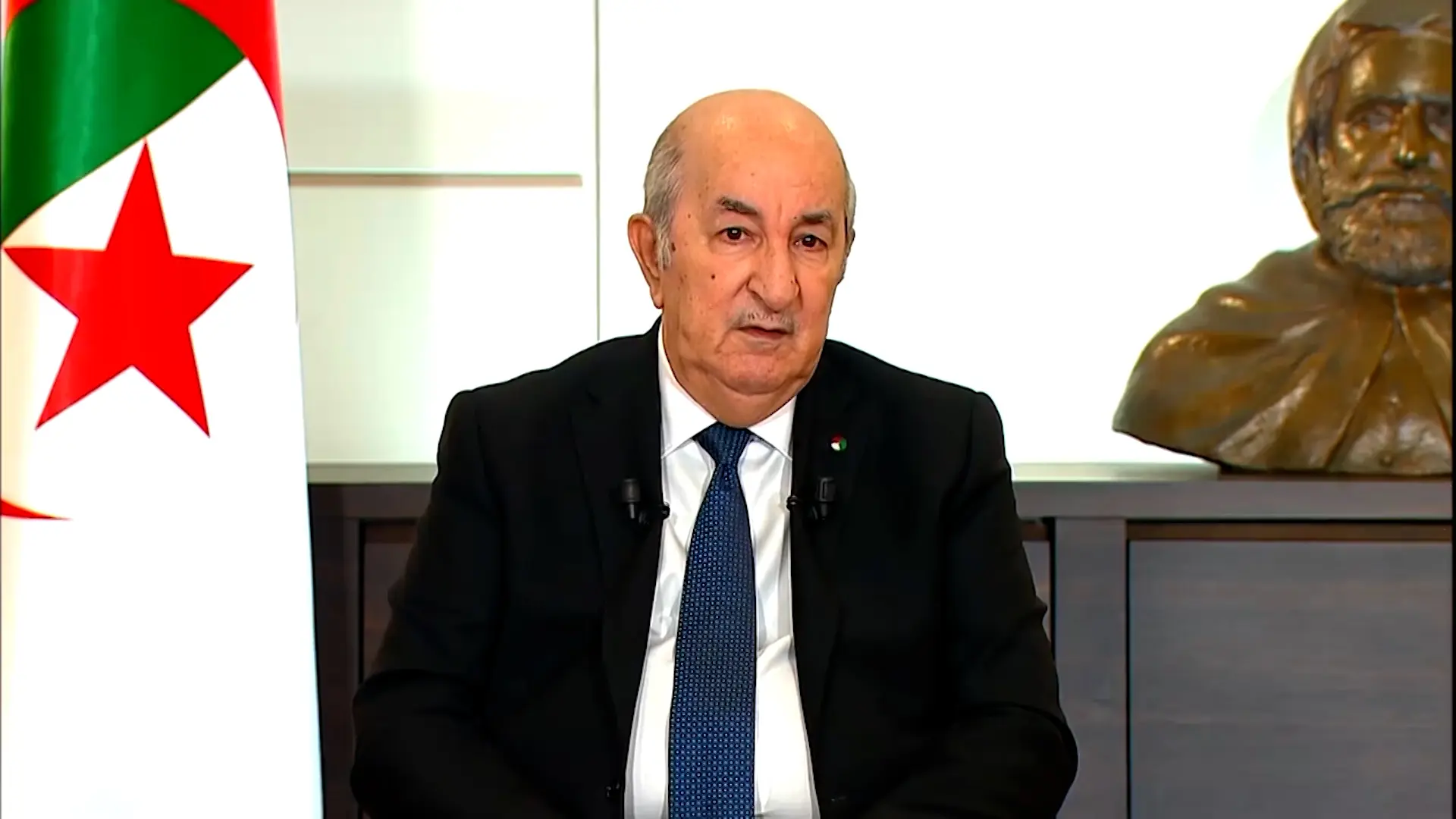 Argelia adopta una ley que criminaliza las prácticas de Francia durante la colonización