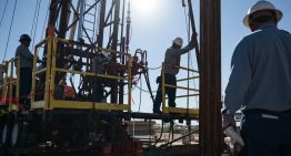 Bloomberg: El petróleo sube tras la orden de Trump de bloquear petroleros en Venezuela