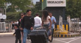 Vuelos suspendidos, familias varadas: el caos aéreo que empuja a Venezuela hacia sus fronteras