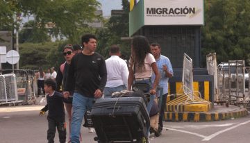Vuelos suspendidos, familias varadas: el caos aéreo que empuja a Venezuela hacia sus fronteras