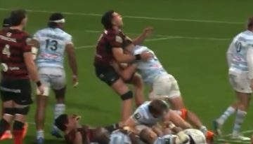 A lo Zinedine Zidane: el brutal cabezazo al pecho que sufrió el argentino Efraín Elías en el rugby de Francia