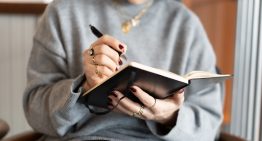 Arthur Brooks, experto en felicidad: «La mayoría fracasa en sus propósitos de año nuevo porque son negativos, pero hay 3 claves para aumentar las probabilidades de éxito»