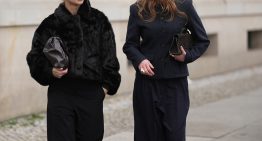 Anoche, pasando casi desapercibida, llegó a Zara la que será la chaqueta de la primavera (te damos el aviso antes de que se agote)