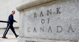 El Banco de Canadá mantiene en 2.25% su tasa de interés y ve difícil predecir futuros movimientos