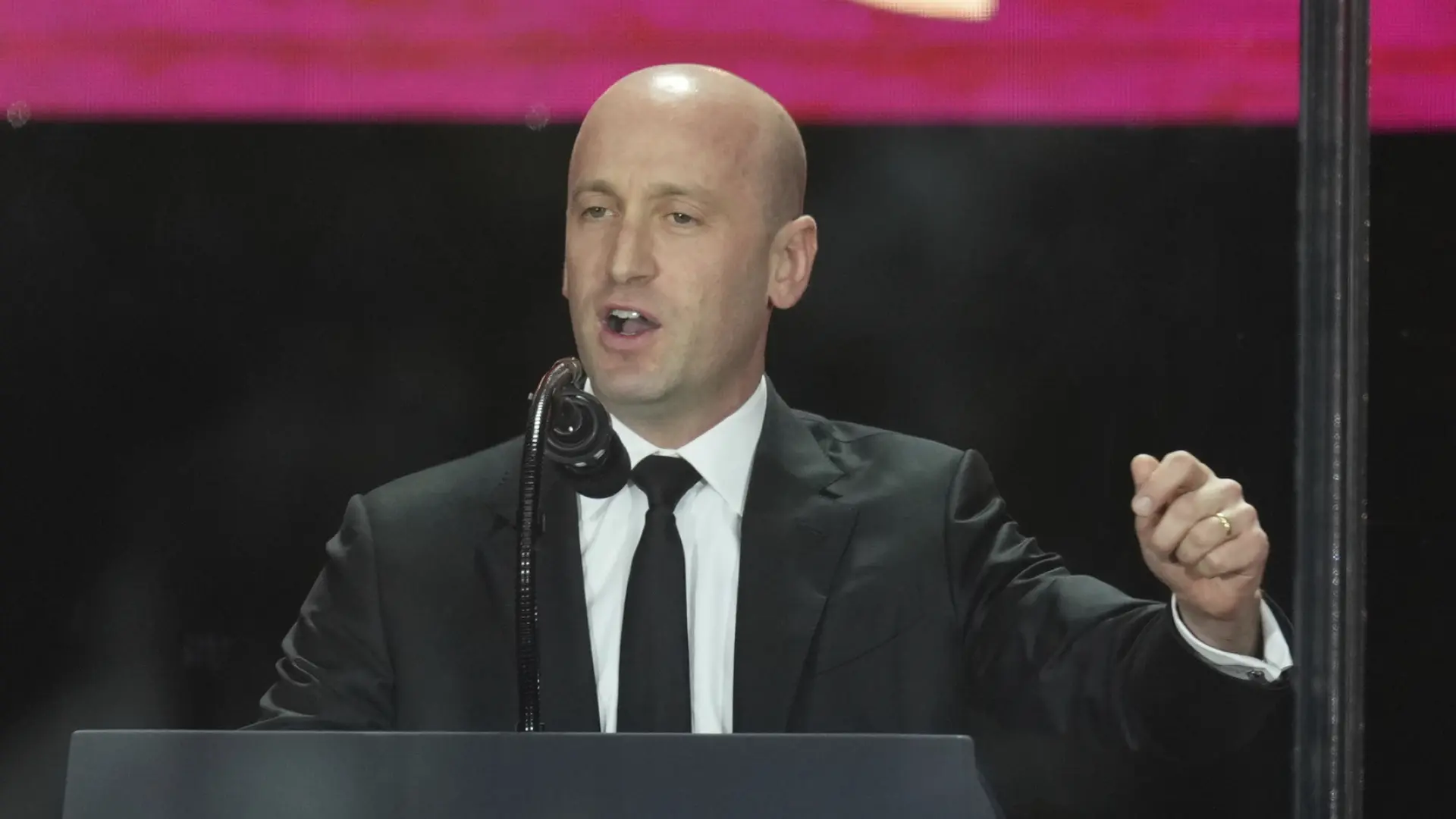 El asesor de Trump Stephen Miller asegura que EEUU «debería tener Groenlandia»: «Vivimos en un mundo regido por la fuerza»