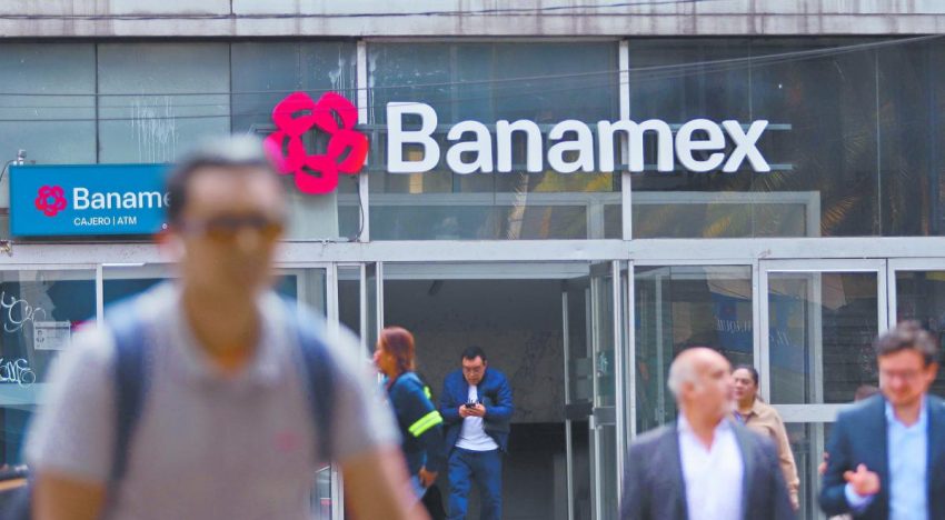 Citi estudia vender más participación de Banamex antes de una OPI