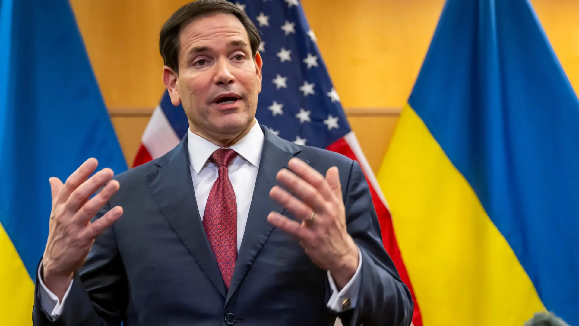 Rubio eleva la presión sobre Venezuela: amenaza con el uso de la fuerza y cita a María Corina Machado