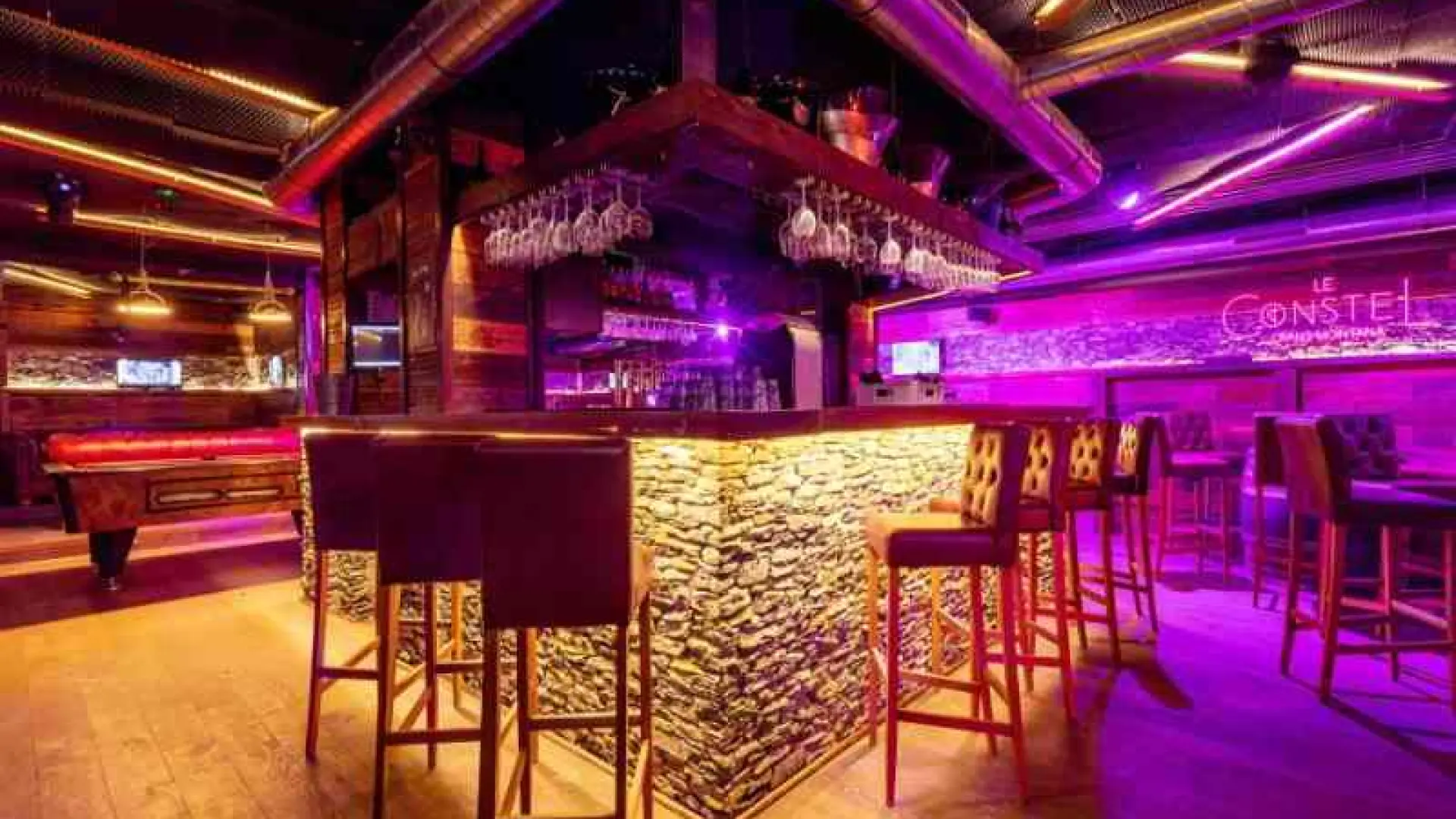 Así era el bar 'Constellation' de Crans Montana antes y después del mortal incendio