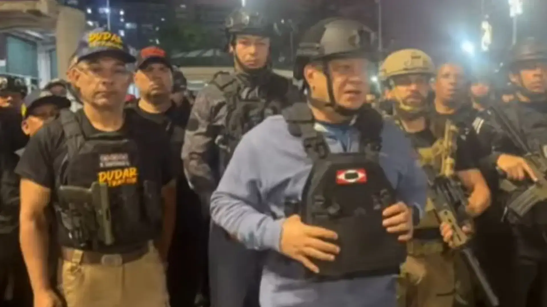 El vídeo de Diosdado Cabello en la calle con chaleco antibalas y rodeado de militares armados: «¡Estamos prestos para todo!»